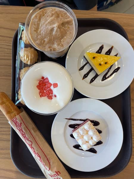 Hình ảnh HIGHLANDS COFFEE 71 TRƯƠNG QUANG GIAO - 4