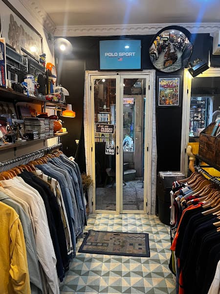 CrowDow Vintage Shop ( Clothes & Vinyl )