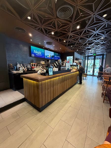 Hình ảnh Starbucks Me Linh Point - 2