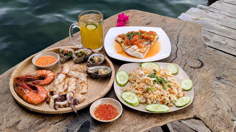 Hình ảnh Nhà Trên Biển - Joy Adventures - Restaurant & Boat to Starfish Beach - 4