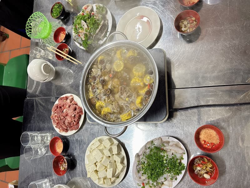 Hình ảnh Sân Bia Diệp Mui (Chuyên Lẩu Xương Đầu_Hải Sản_Các Món Nhậu Bình Dân) - 3