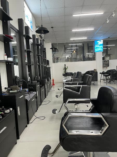 Hình ảnh Luxury Man - 3