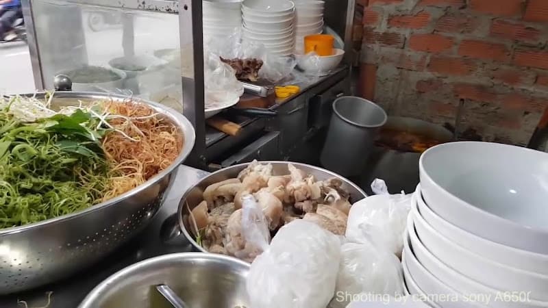 Hình ảnh Quán Bún Bò Huế - Bánh Bột Lọc Vỹ Dạ - 3