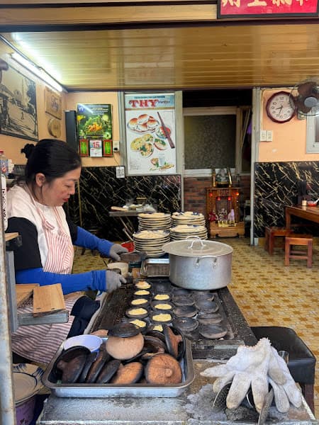 Hình ảnh Bánh căn Thy - 10