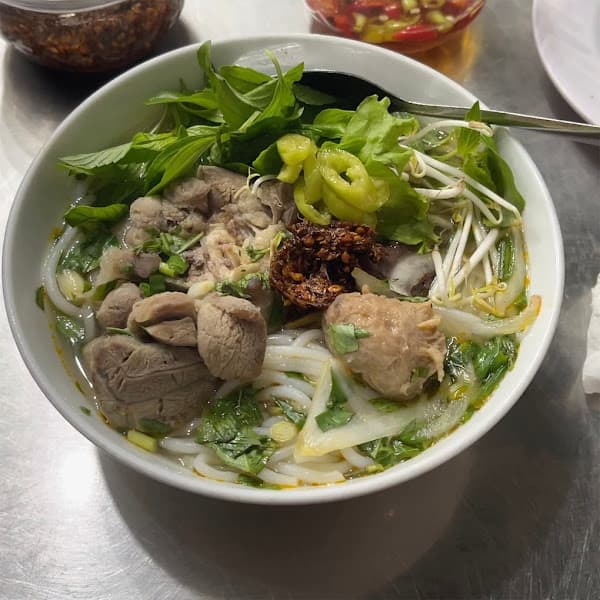 Hình ảnh Quán Bún Bò O Tâm - Quán bún bò gốc Huế, Ăn sáng ngon chất lượng tại Đà Nẵng - 3