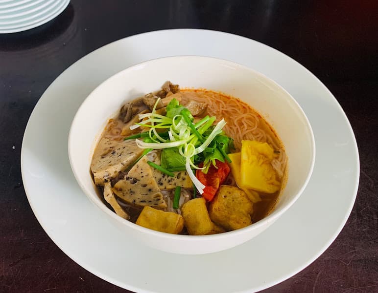 Hình ảnh FoodtripVN - Bánh tráng trộn, sữa chua, đồ ăn vặt - 2