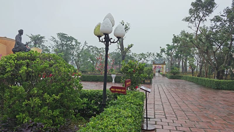Hình ảnh Khu Lưu niệm Đại thi hào Nguyễn Du - 6