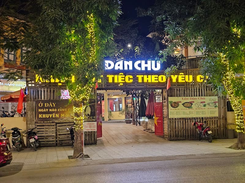 Nhà Hàng Dân Chủ