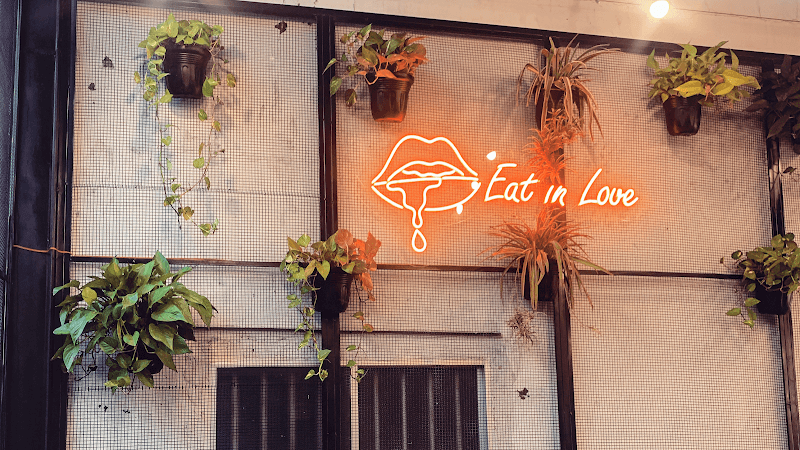 Quán Hẻm Ốc Vân Đồn