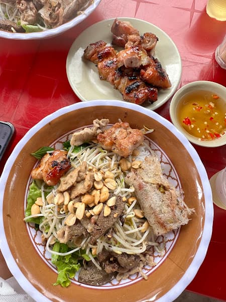 Bún thịt nướng Nam Phương