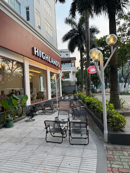 Hình ảnh Highlands Coffee Ong Ich Khiem 2 DNG - 2