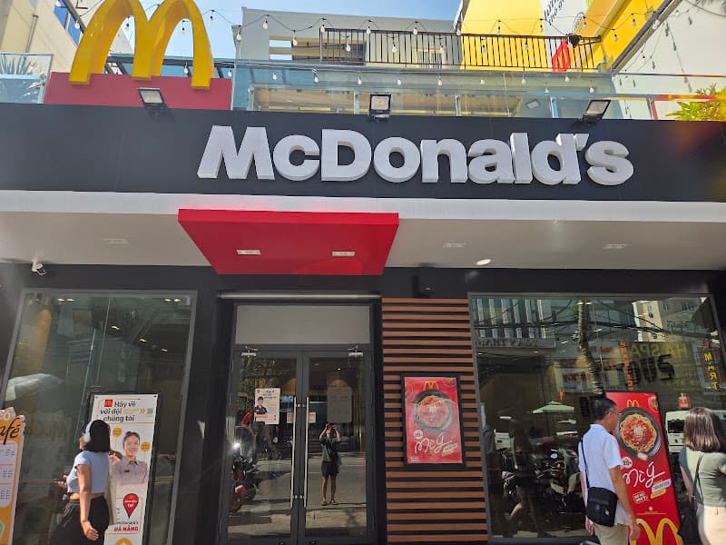 McDonald's Nguyễn Văn Thoại
