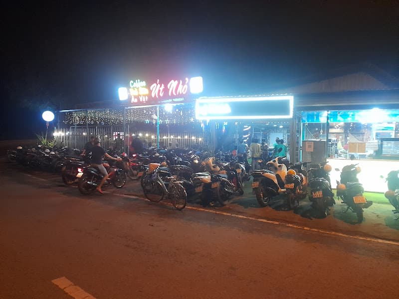 Hình ảnh Quán CAFE & TRÀ SỮA ÚT NHỎ - 3
