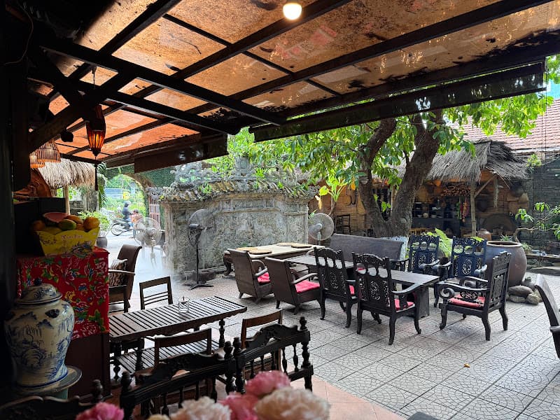 Tôn Nữ Viên Cafe