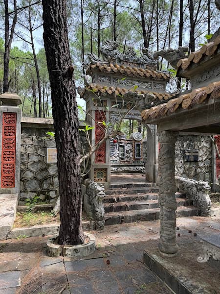 Hình ảnh Lăng Vua Hiệp Hòa - 3