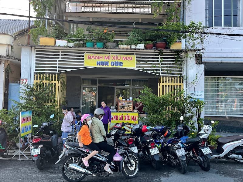 Hình ảnh Bánh mì xíu mại Hoa Cúc - 4