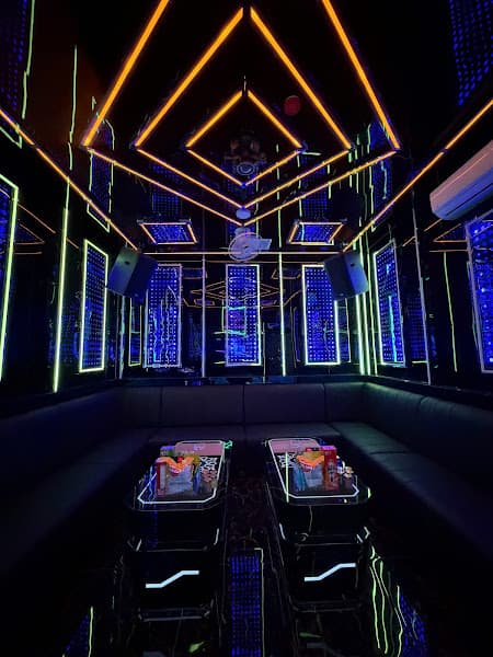 Hình ảnh TOP ONE KTV - 8