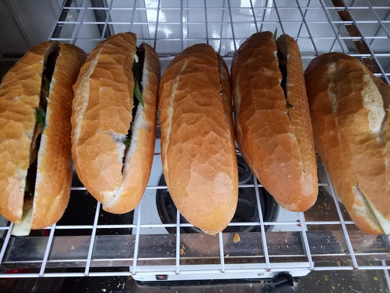 Hình ảnh Bánh Mì Chả Cá Nóng Thảo Linh - 2