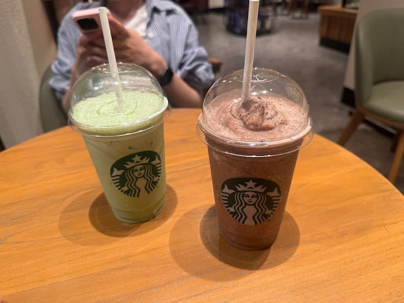 Hình ảnh Starbucks Trần Phú - 4