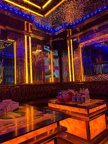 Ảnh bìa Karaoke tám trường