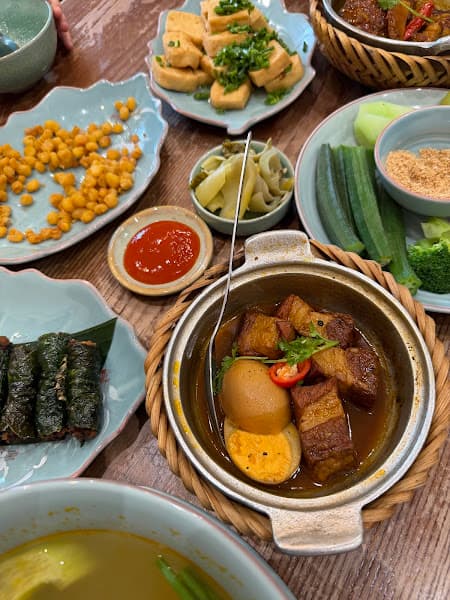 Hình ảnh Cơm nhà vui - 2