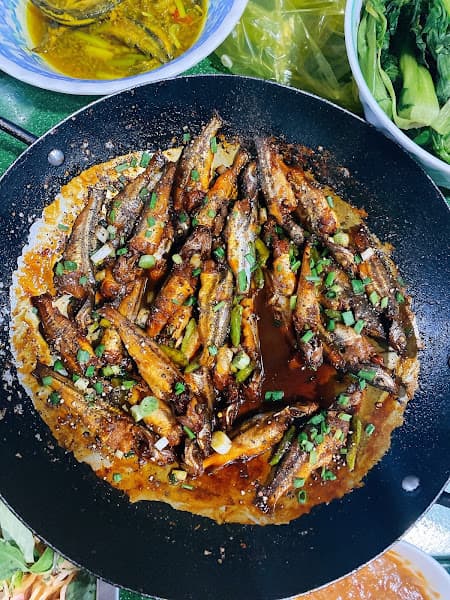 Quán cơm Hồng Anh