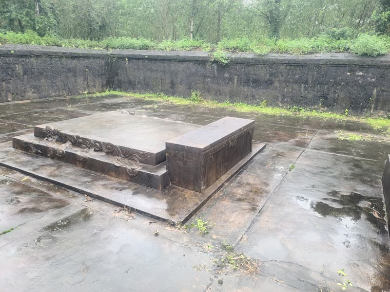 Ảnh bìa Lăng TRƯỜNG HƯNG - chúa Nguyễn Phúc Tần