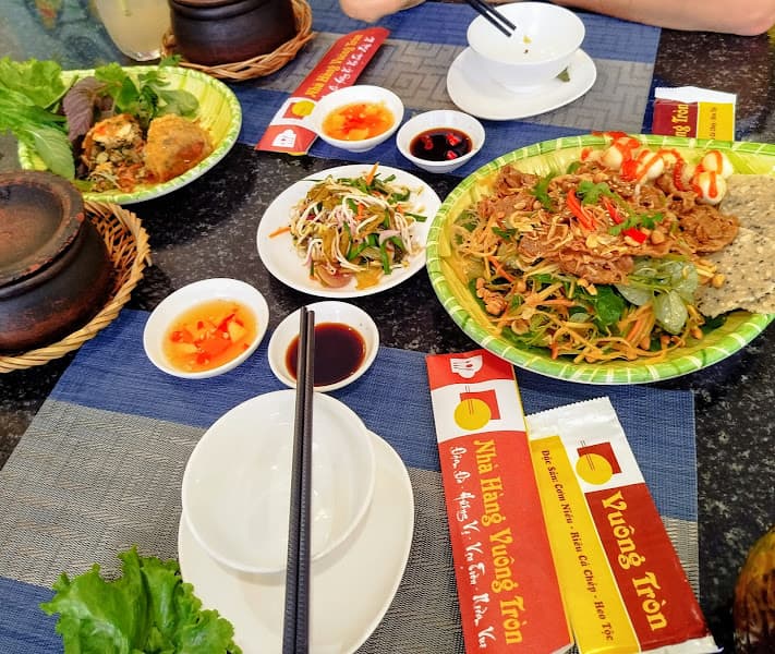 Hình ảnh Nhà Hàng Vuông Tròn - 2