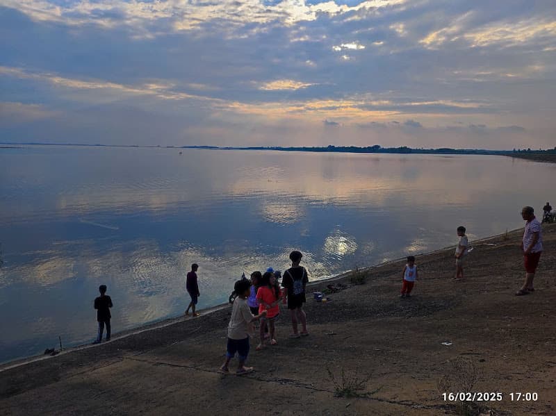 Hình ảnh Quán ăn gia đình và cắm trại-BÊN SÔNG QUÁN - 2