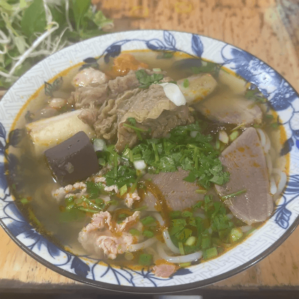 Hình ảnh BÚN BÒ HUẾ O MẬU - 4