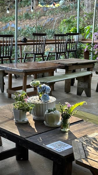 Cà phê Tiệm may Nhớ Hoài