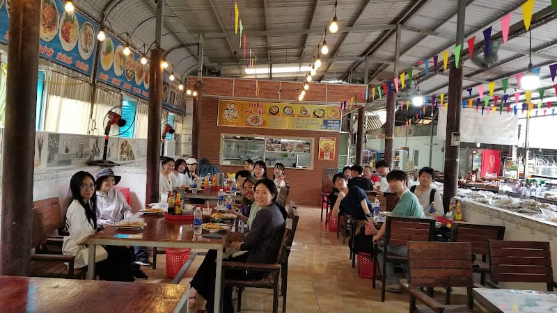 Hình ảnh LÒ HỦ TIẾU SÁU HOÀI pizza hủ tiếu - 5