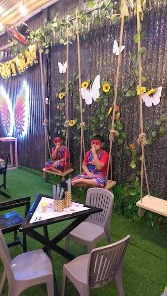 Quán Hải Sản TƯ TÍ