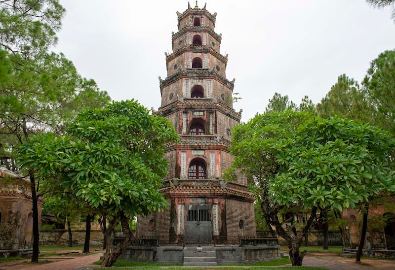 Tháp Phước Duyên