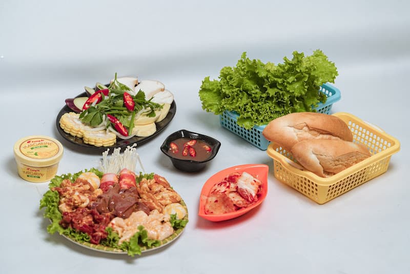 Hình ảnh Gia Đình Quán - Bò nầm nướng sốt me - Lẩu Thái - Bia hơi Hà Nội - 3