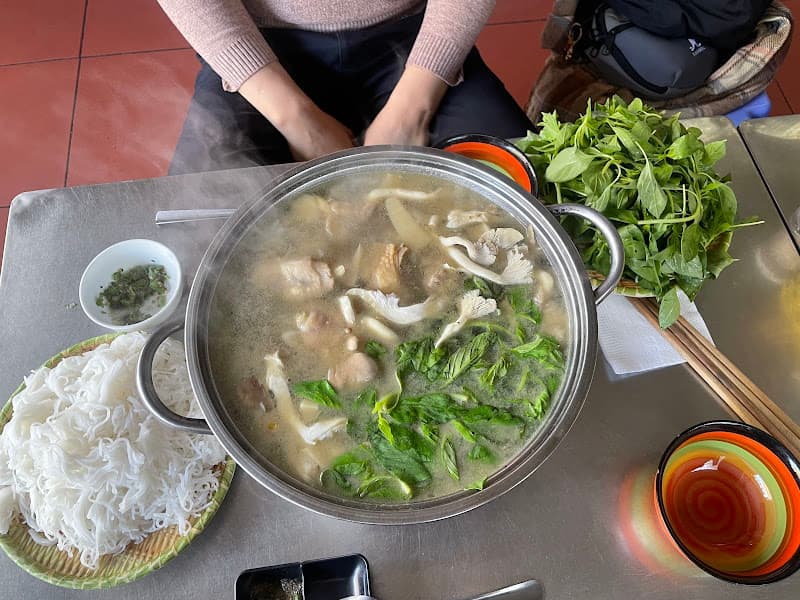 Hình ảnh Lẩu Gà Lá é Gốc Thông - 2