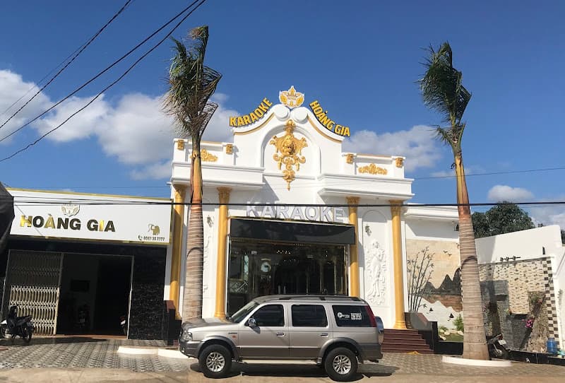 Ảnh bìa Karaoke Hoàng Gia Quảng Phú