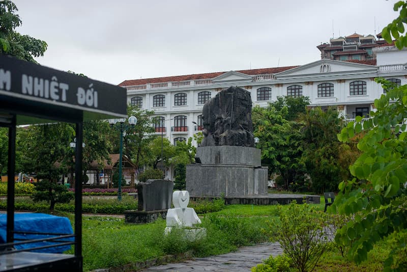 Hình ảnh Tượng đài Phan Bội Châu - 3