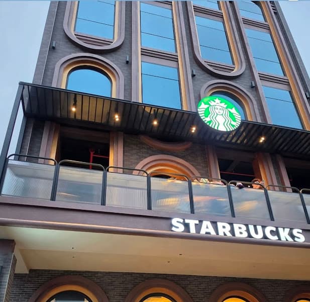Hình ảnh Starbucks Trần Phú - 3