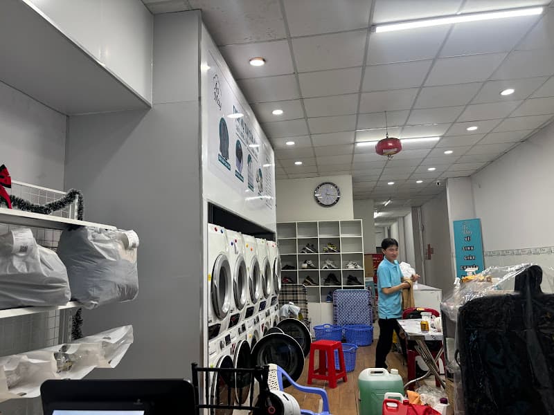 Hình ảnh Áo Mây Sơn Kỳ - Giặt Sấy, Giặt Hấp, Vệ Sinh Giày - 4