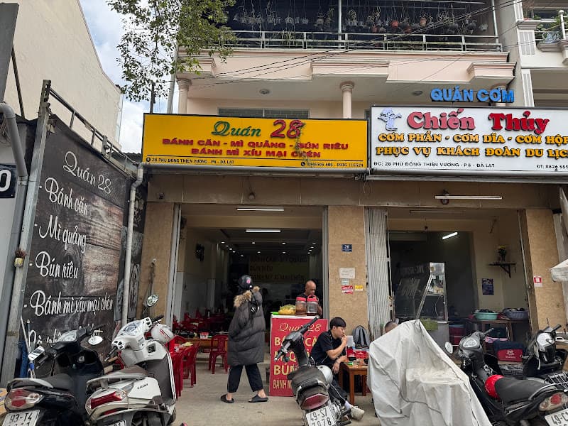 Hình ảnh Quán 28, bánh mì xíu mại, bánh căn - 4