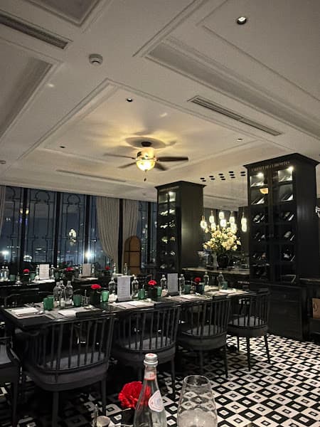 Hình ảnh Cloud Nine Restaurant Hanoi - 2