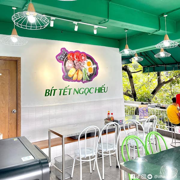 Ảnh bìa Bít Tết Ngọc Hiếu Cs 4 - Hàng Cót