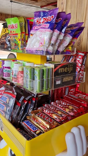 Hình ảnh The Pine Tree Coffee & Restaurant - 4