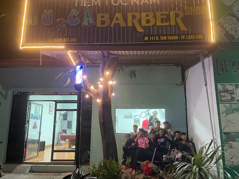 Hình ảnh HUCA Barber Shop & Billiards Hood - 2