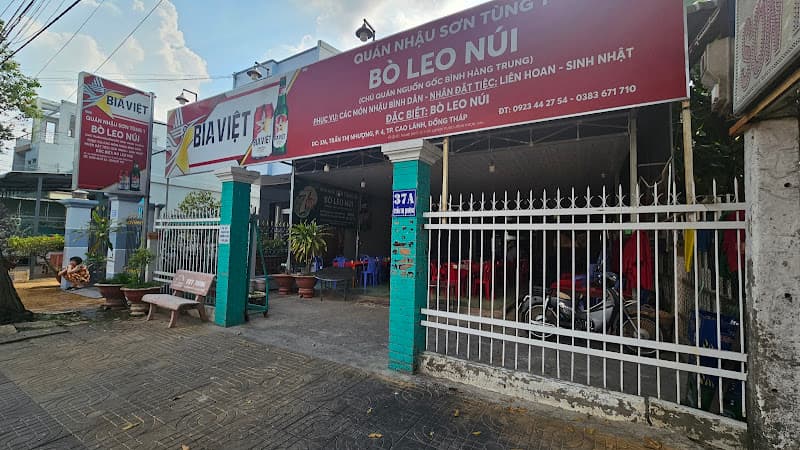 Quán Bò leo núi Sơn Tùng