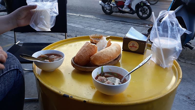 Hình ảnh Bánh mì xíu mại cô Dương - 4