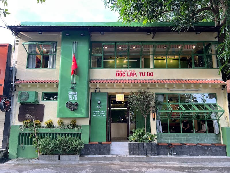 Xưởng 1976 Cafe