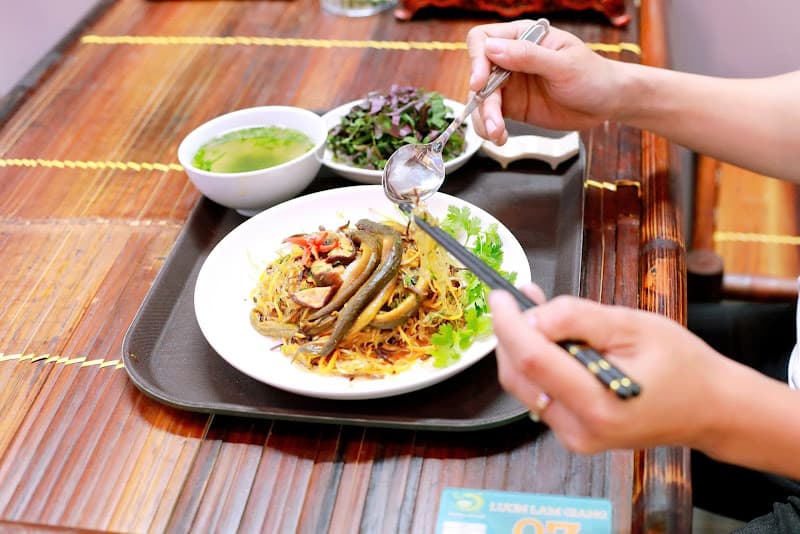 Hình ảnh LƯƠN LAM GIANG - 2