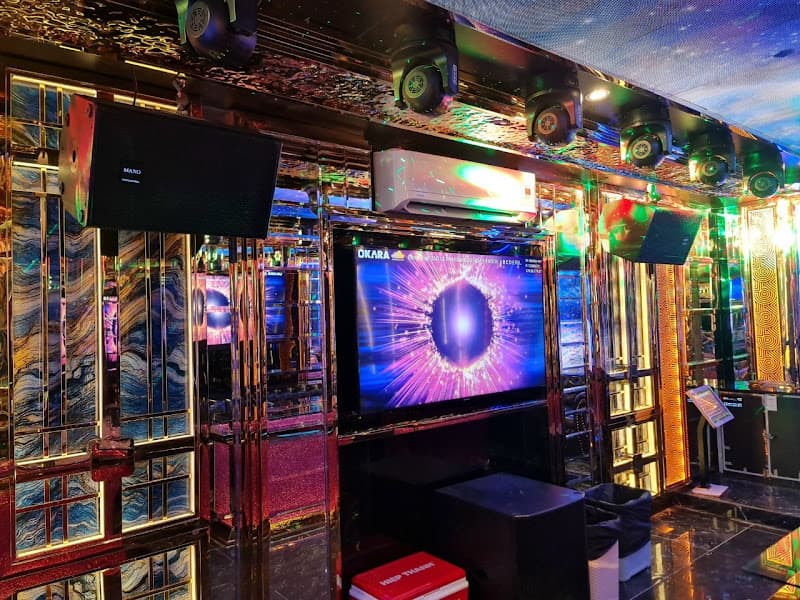 Hình ảnh karaoke Thủy Tiên - 5